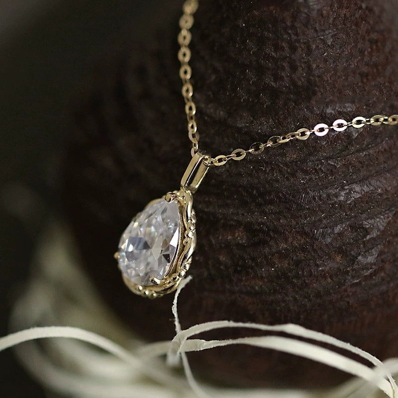 925 Sterling Silver K-Gold Plated Light-Luxury Retro Waterdrop Zircon Pendant With A Moody Vibe