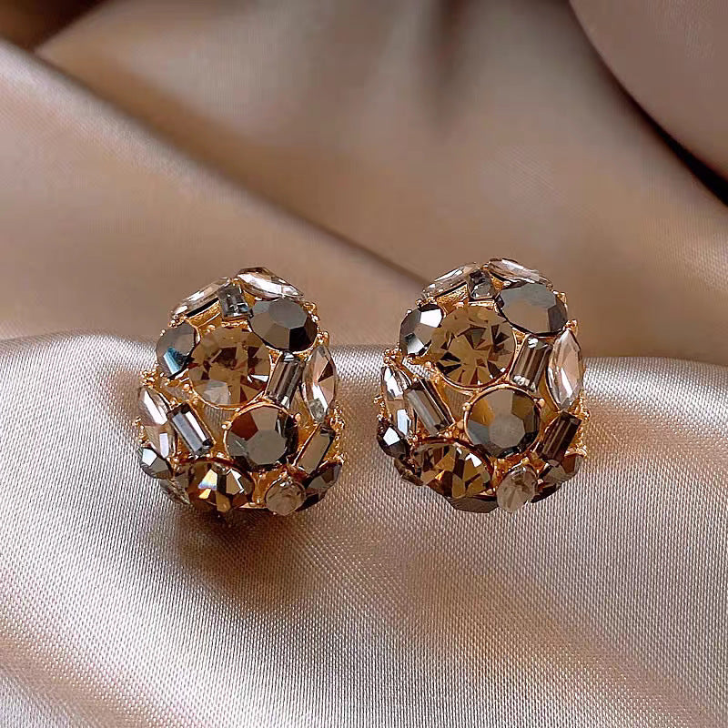 2026 New Arrival Black Crystal Earrings For Women Light Luxury Sparkling Diamond Stud Earrings Premium