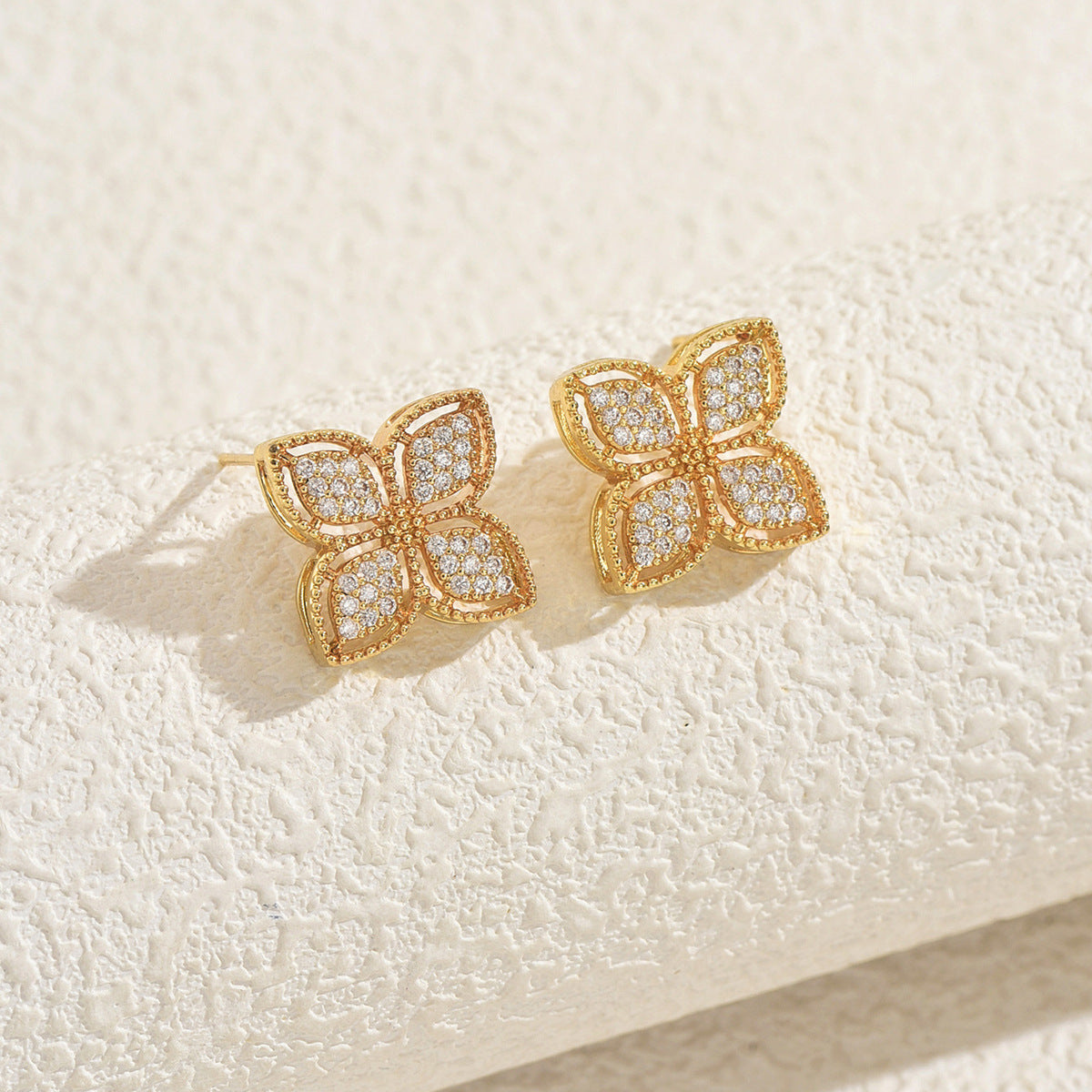Light Luxury European American Women Stud Earrings, Versatile Four-Leaf Clover Floral Design Inlaid Cubic Zirconia, Premium Daily Fashion Ear Jewelry For Ladies