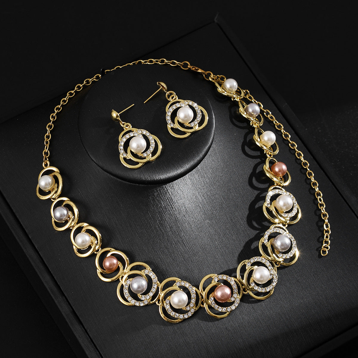 Cross-Border Supply Manufacturer Wholesale Pearl Necklace Set Bridal Accessories Fashion Dress Dinner Versatile Alloy Electroplating