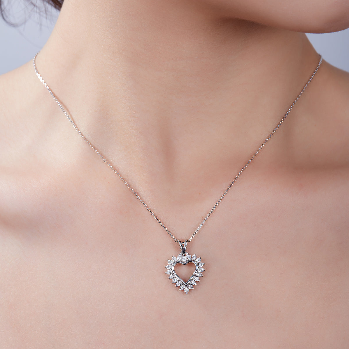 4.1g S925 Sterling Silver Heart Necklace 45cm 20 Stone Sunburst Halo Moissanite Pendant With GRA, Platinum Plated Romantic Gift Box Set For Women