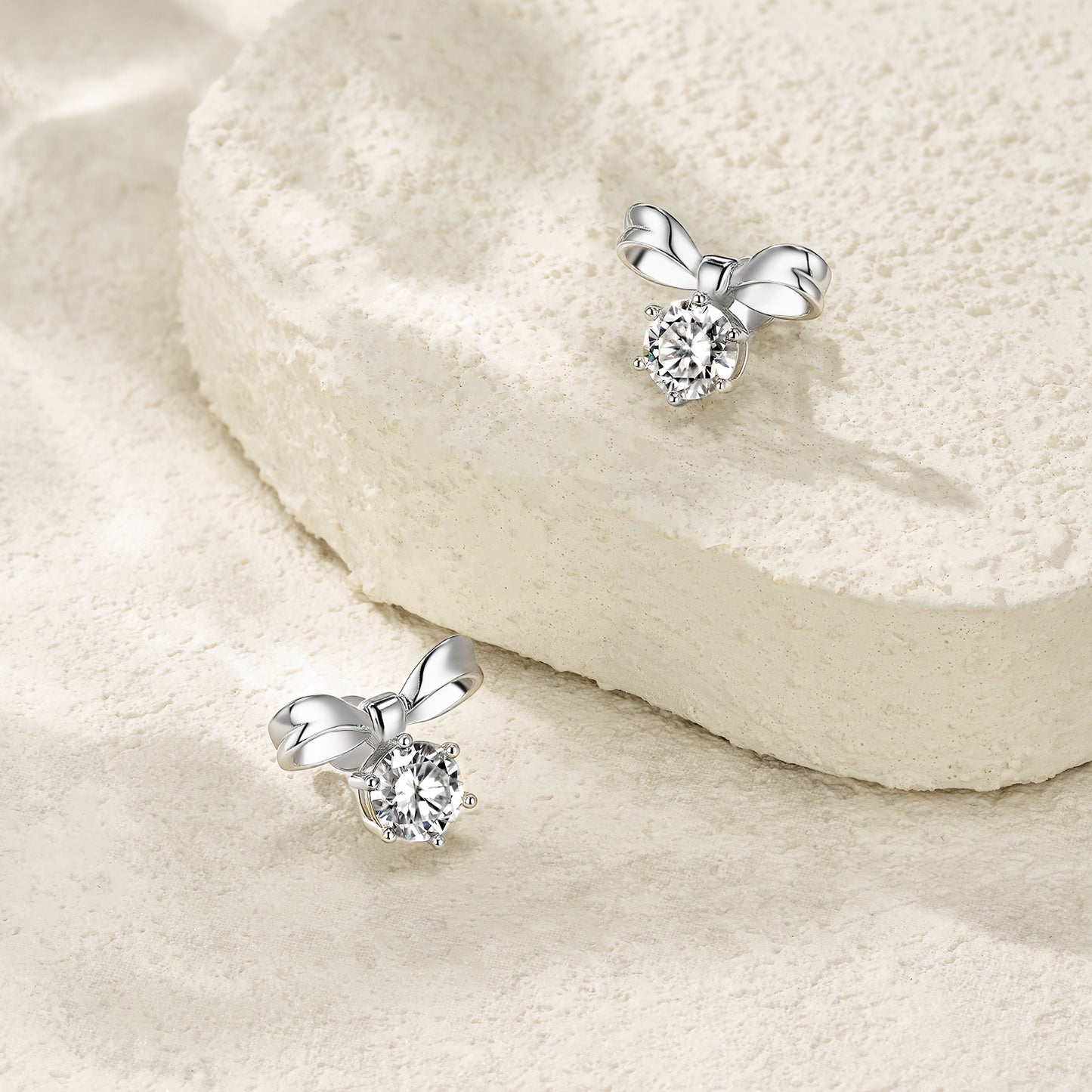 S925 Sterling Silver Bow Stud Earrings, 1ct D-VVS1 Moissanite, Platinum Plated 3.1g Women's Jewelry With GRA Certificate Gift Box