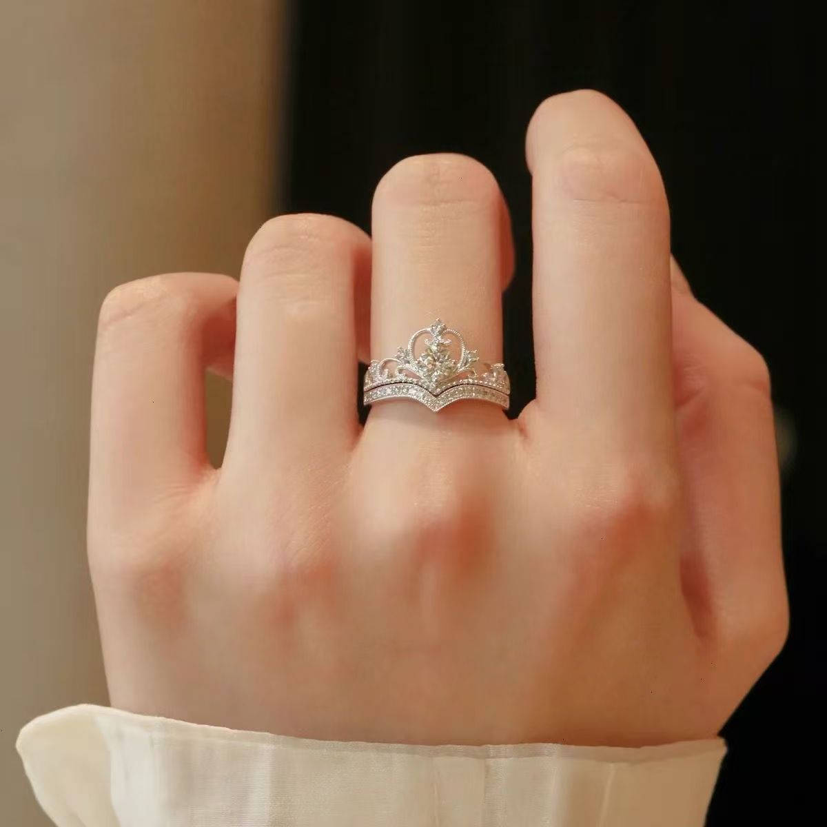 2pc Light Luxury Crown Ring For Women, 2-in-1 Detachable Niche Design Ins Trendy Stackable Diamond Ring, Gift For Girlfriend