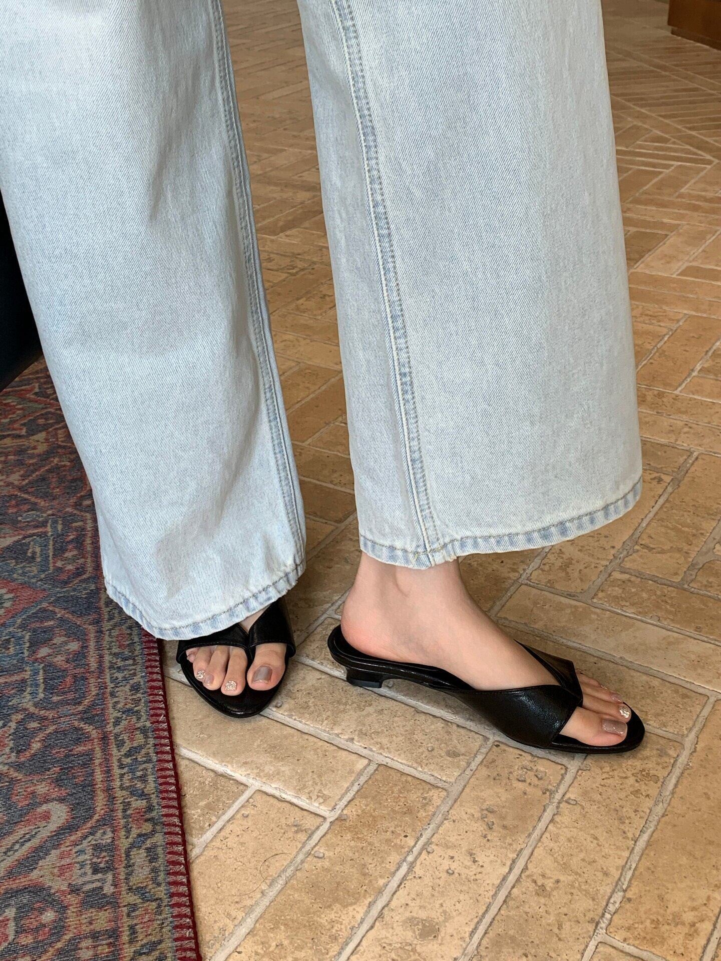 Korean Version Flip Flops For Women With French Style Low Heels And Roman Style Flip Flops