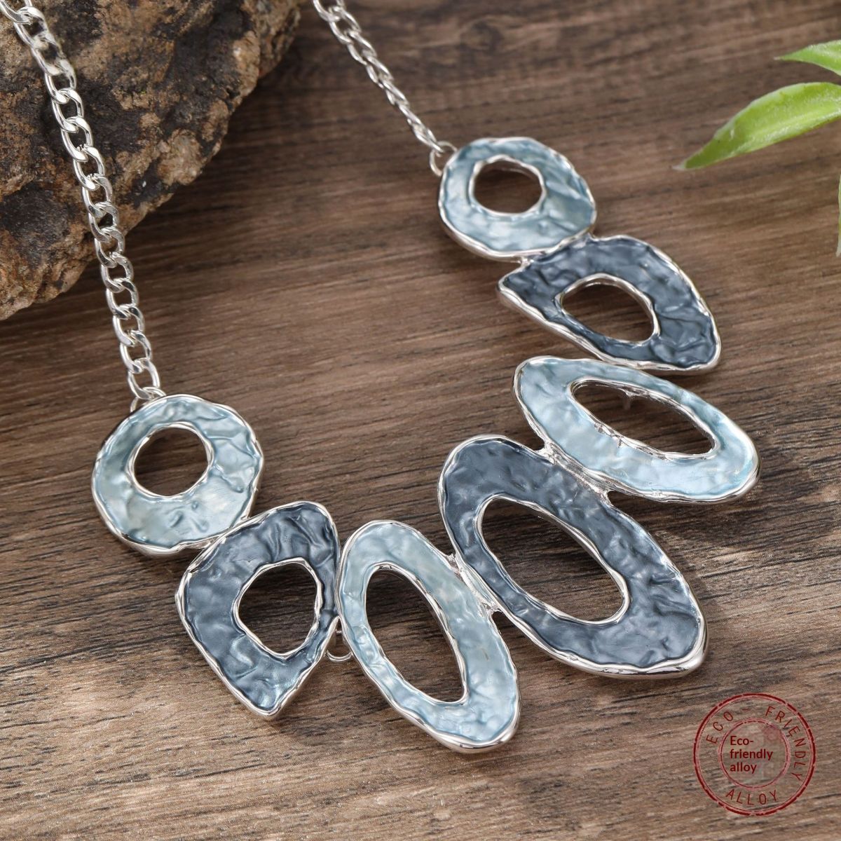 Best-selling Enamel-painted Hollow-out Oval Geometric Necklace