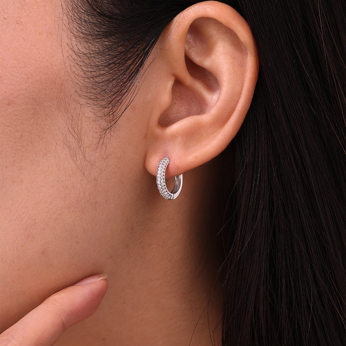 S925 Sterling Silver Pave Huggie Hoop Earrings, 86 D-VVS1 Moissanite, Platinum Plated 1.7g Women's Jewelry Gift Box