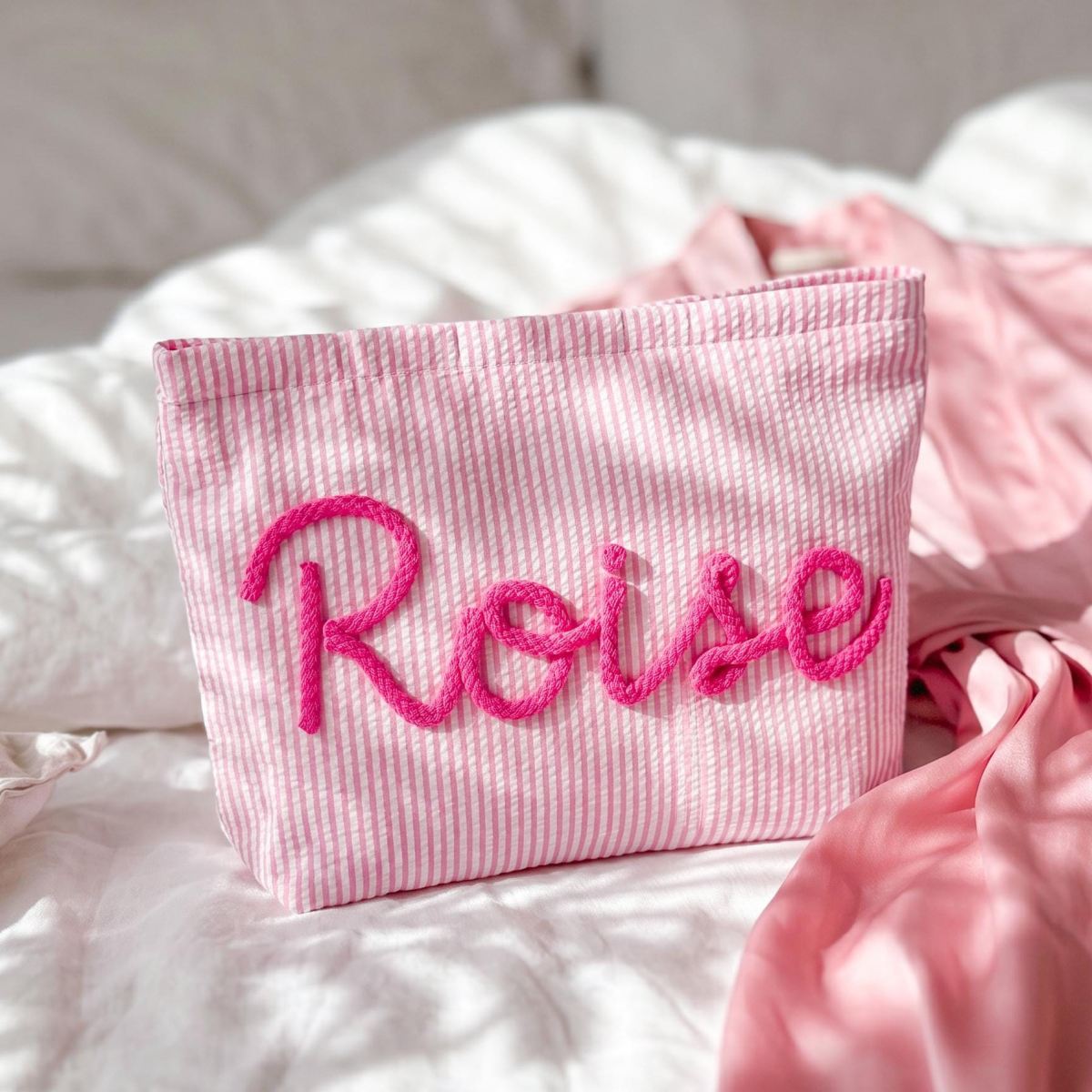 Customized Ladies Bubble Silk Makeup Bag