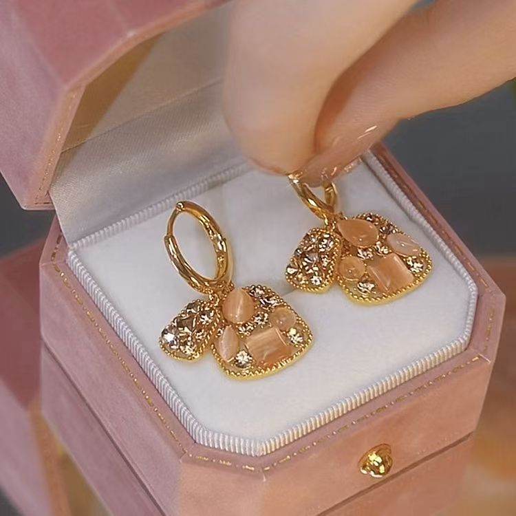 Parisian Vintage Crystal Geometric Stud Earrings Female Rhinestone Retro Premium