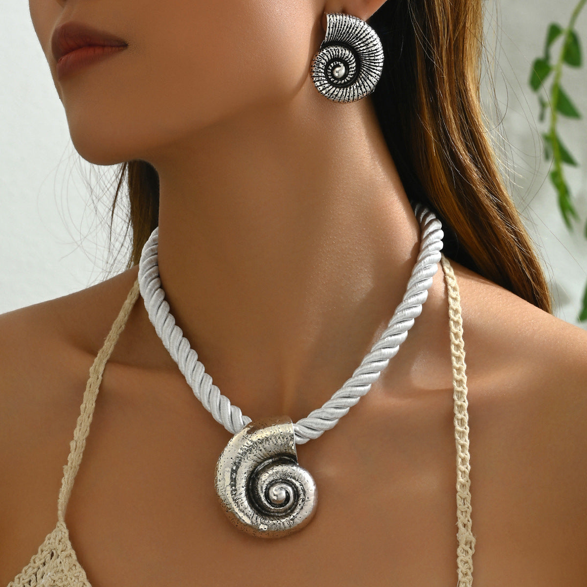 European American Cross-border Women Jewelry Set, Bold Geometric Conch Pendant Necklace & Matching Earrings, Trendy Versatile Daily Neck Ear Accessories