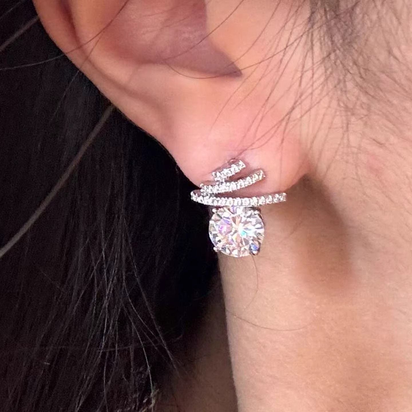 2026 New Light Luxury Sparkling Rhinestone Meteor Stud Earrings For Women, Niche Designer High-End Exquisite Elegant Unique Ear Jewelry