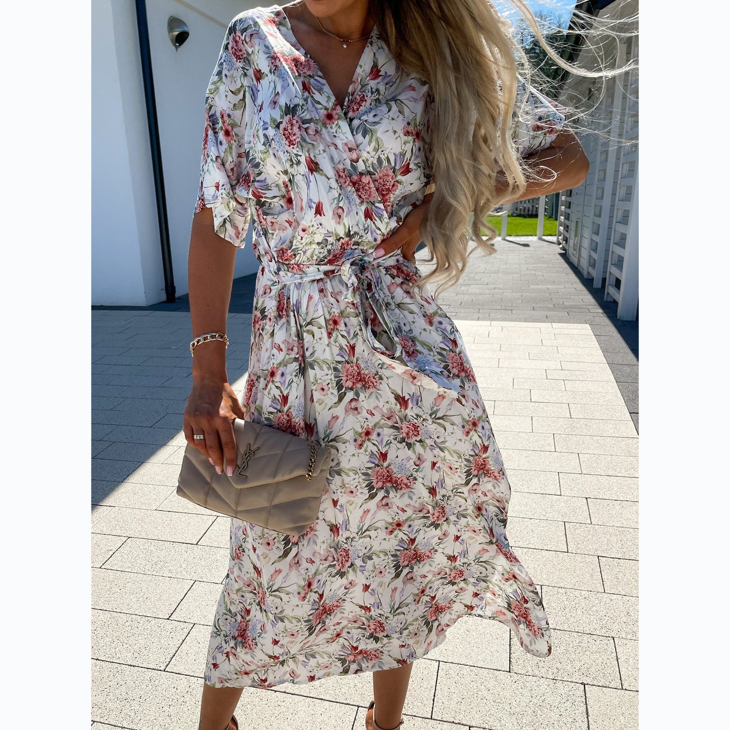 Womens Fashion Floral V-Neck Defined Waist Short-Sleeve Dress