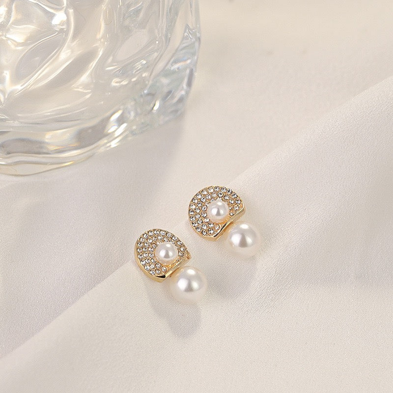 French Vintage Pearl Earrings Women Korean Style Studs Elegant Luxury Fashion Jewelry Gift