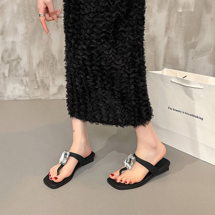 French Style Small Fragrant Slippers For Women's Summer Outdoor Wear, Internet Famous Fashion Rhinestone Flat Bottomed Beach Sandals