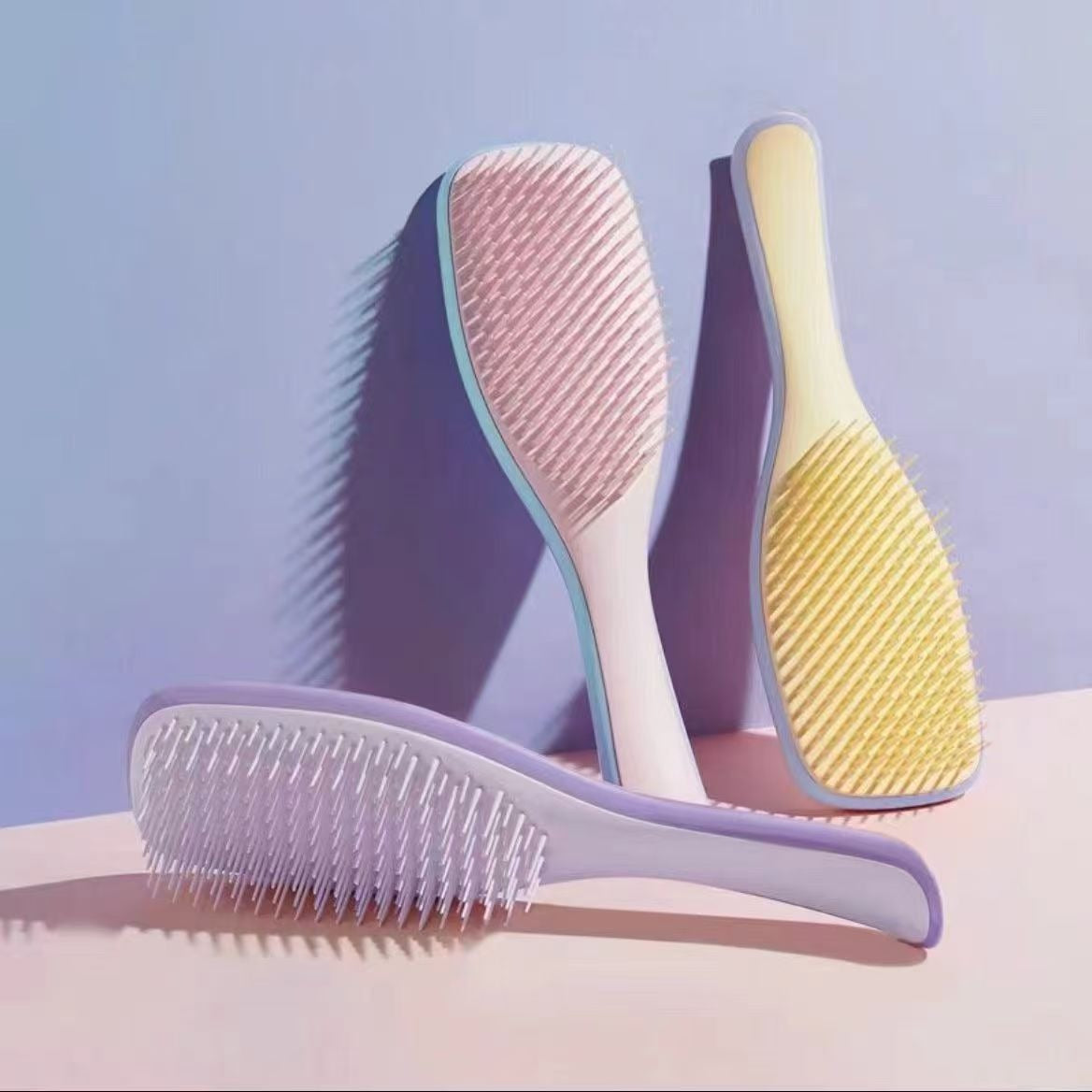 Portable Smooth-Hair Anti-Static  Tangle-Free Volumizing Comb