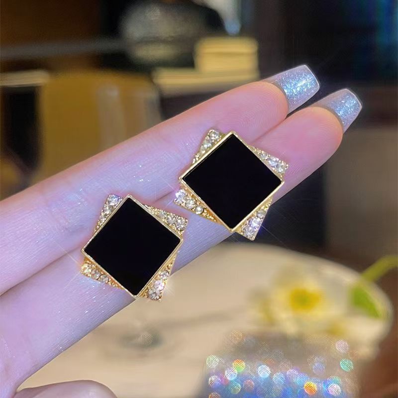 Black Rhombus Rhinestone Stud Earrings With Anti-Lost Buckle, Minimalist Fashion Elegant Geometric Earrings, Niche Designer High-End Ear Jewelry