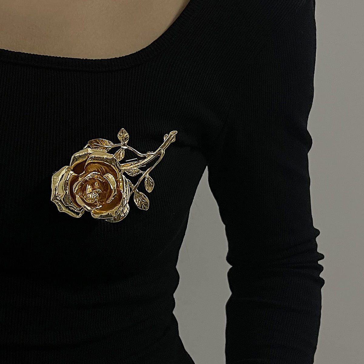 Retro Metal Three-dimensional Rose Flower Accessories Coat Suit Brooch
