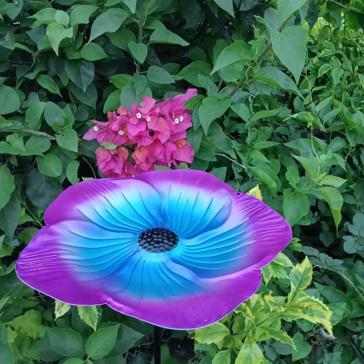 Ground-mounted Metal Flower Bird Bath Shepherds Hook Bird Feeder