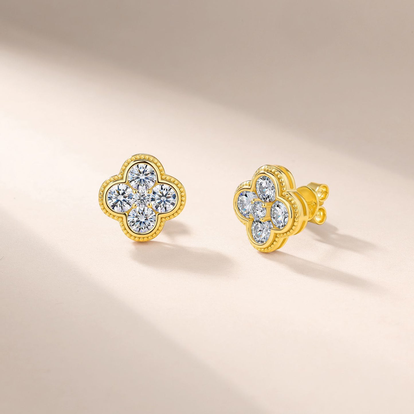 S925 Sterling Silver Clover Stud Earrings, 4mm D-VVS1 Moissanite 5-Stone Cluster, Platinum Plated 3.4g Elegant Women's Gift Box