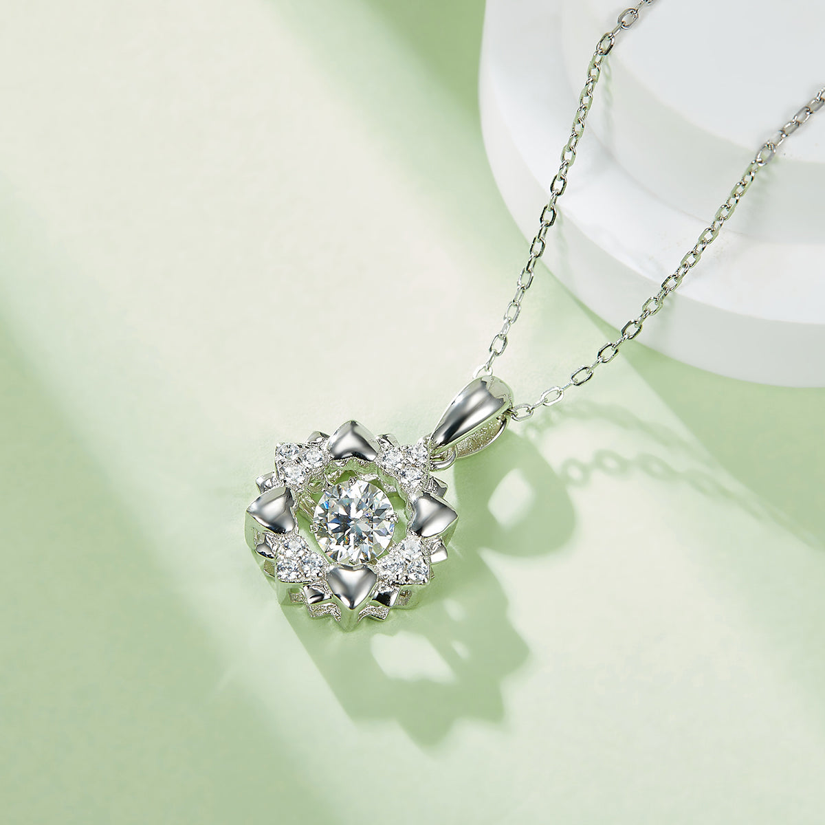 S925 Sterling Silver 0.5ct D Color VVS1 Moissanite Flower Pendant Necklace 45cm Platinum Plated GRA Certified Gift Box