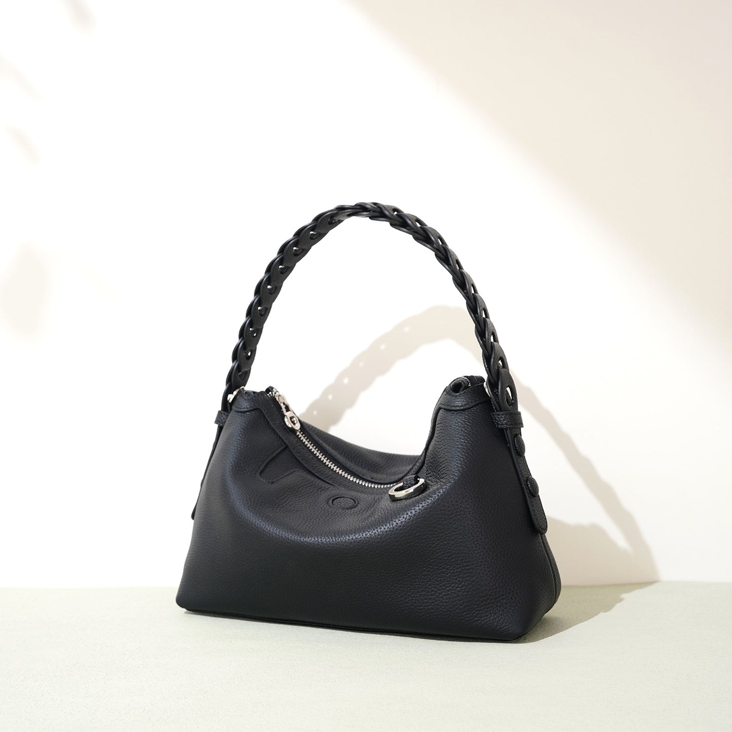 New Stylish Niche-design Vintage Luxury Handwoven Bag