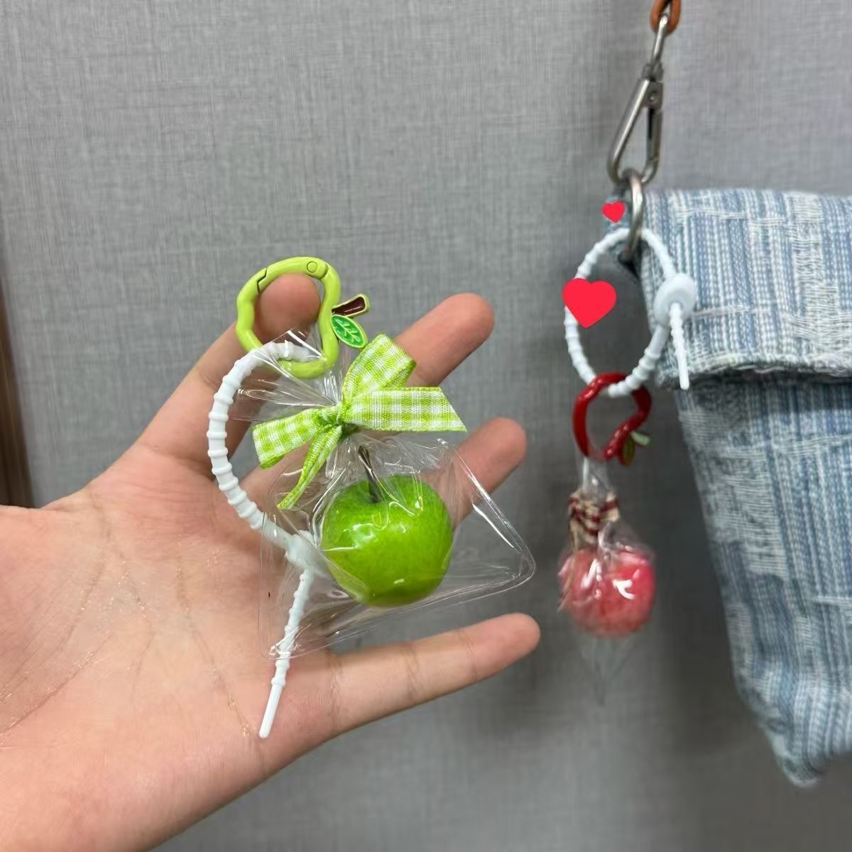 Christmas Keychain Pendant - Festive Holiday Ornament for Bag Car Keys Gift