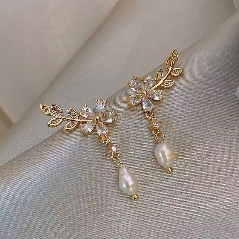 Vintage Niche Pearl Earrings For Women French Korean Style Studs Elegant Luxury Jewelry
