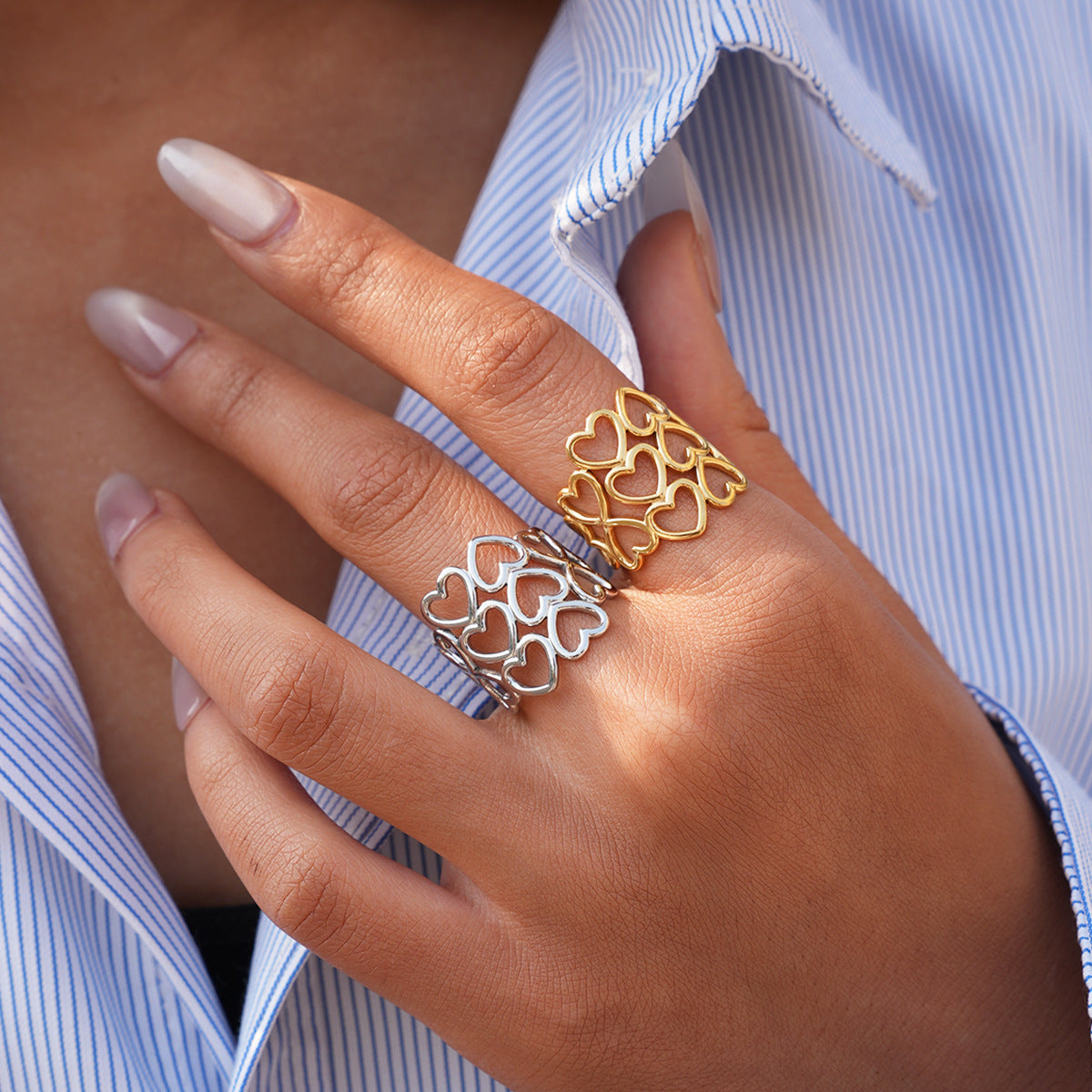 Best-selling Minimalist Hollow Heart-shaped Ring