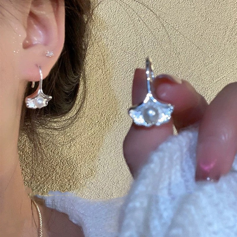 2026 Trendy Niche Silver Metal Ear Studs Fashion Accessories