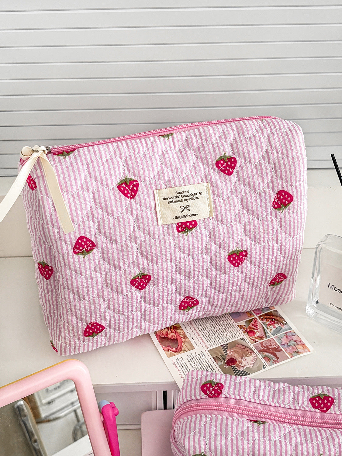 New Quilted, Exquisitely Printed, Large-Capacity Strawberry-Striped Makeup Bag