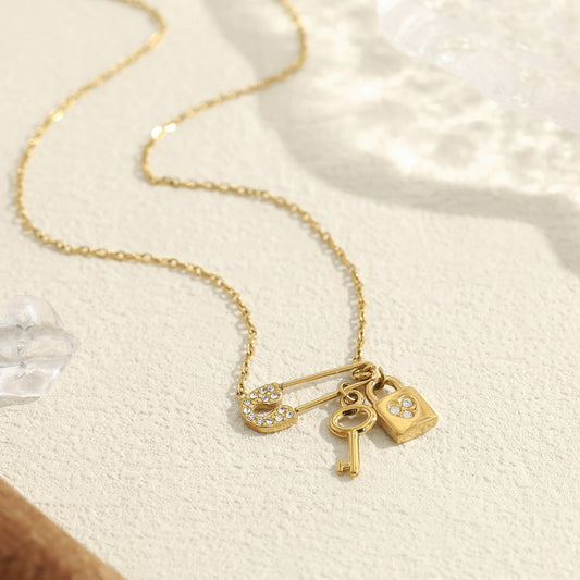 AutumnWinter New Arrival Lifestyle Symbol Lock Key Clavicle Chain Necklace
