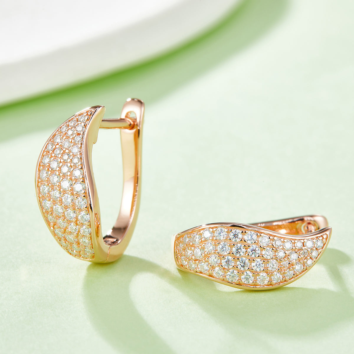 S925 Sterling Silver 82pcs Moissanite Crescent Huggie Hoop Earrings 16.5mm Platinum Plated GRA Certified Hypoallergenic Gift Box