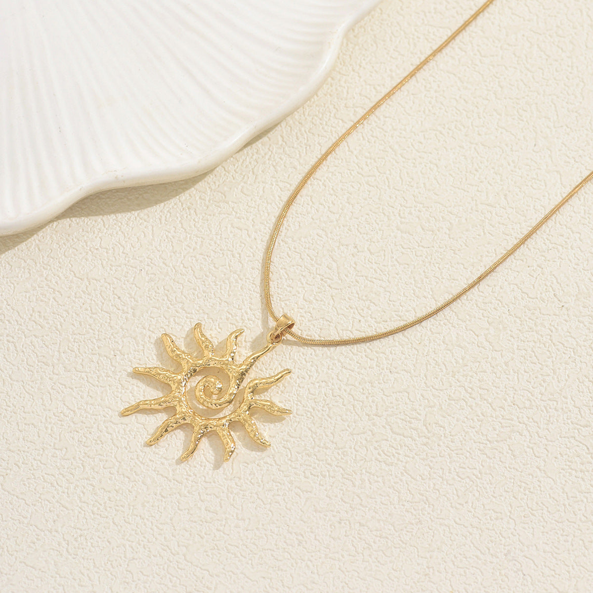 Fashion European American Women Necklace, Unique Creative Sunflower Metal Pendant Design Long Clavicle Chain, Niche Daily Neck Jewelry For Ladies