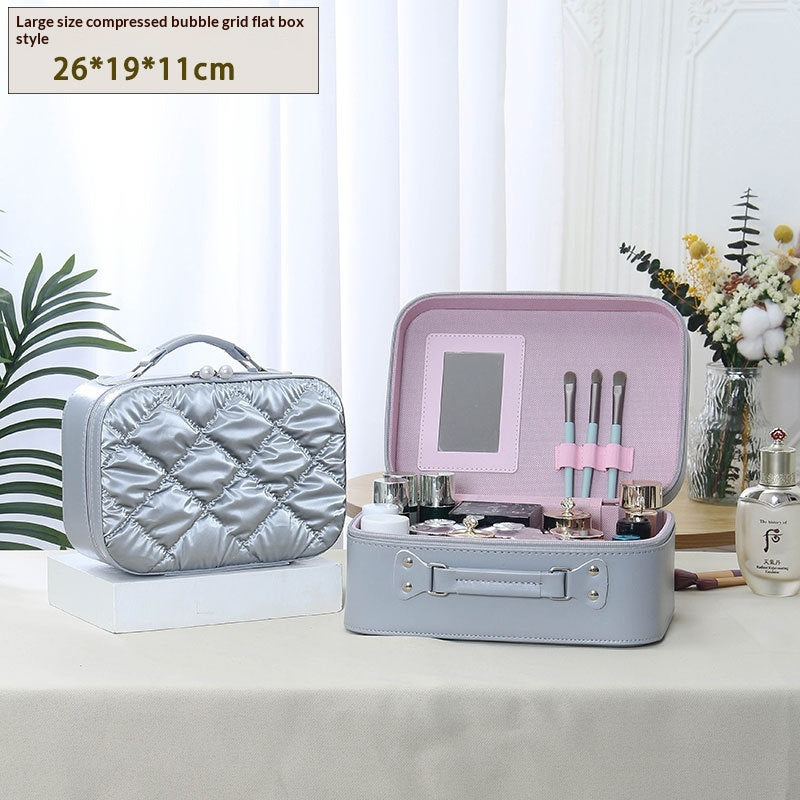Minimalist Diamond-Quilted Makeup Case With Mirror