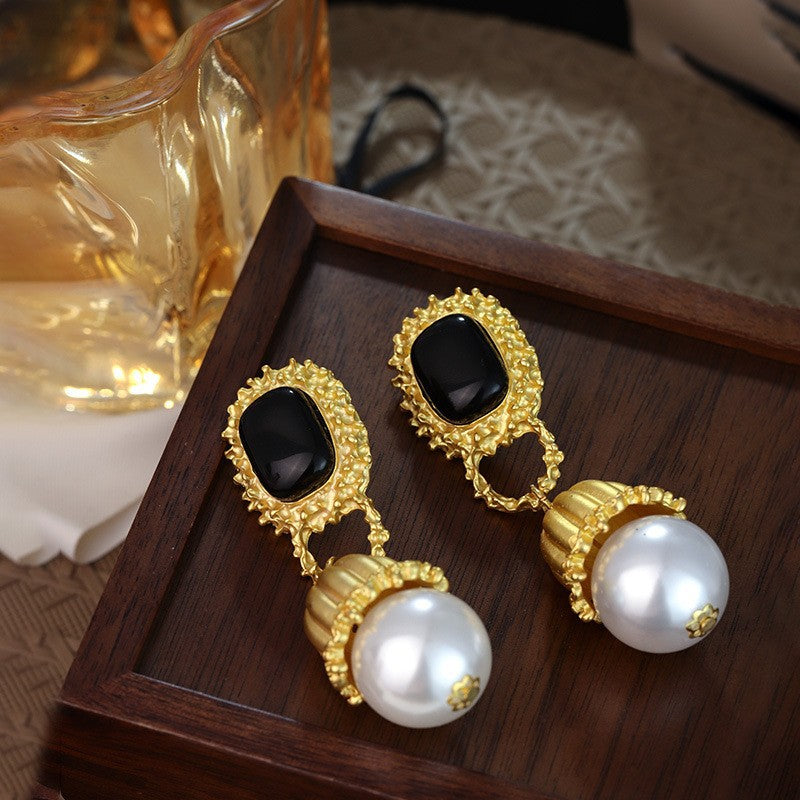 Vintage Cubic Zirconia Pendant Earrings Female Geometric Stud Earrings Retro Premium Gift