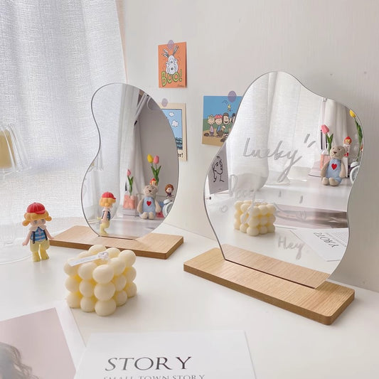 Irregular-shaped Makeup Mirror Photo Prop