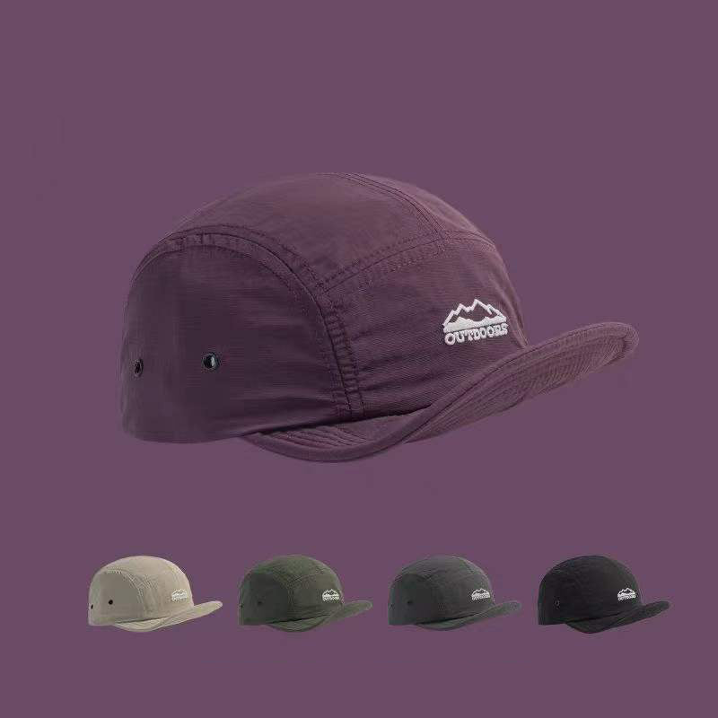 A Single-color Soft-brim Lightweight Quick-drying Fashionable Retro-style Letter Icon Baseball Cap, Suitable For Outdoor Activities In Spring And Summer.
