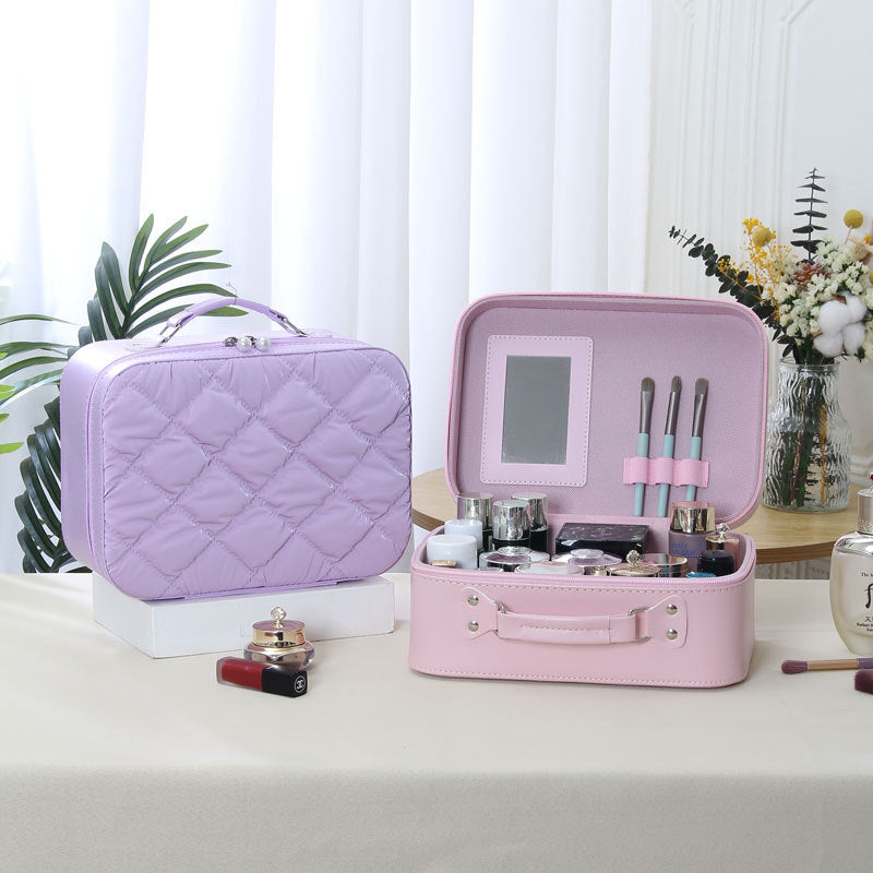 Minimalist Diamond-Quilted Makeup Case With Mirror