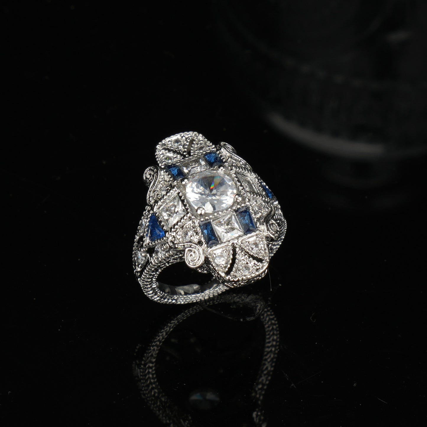 Hot Sale High-end Sapphire Topaz Embossed Pattern Fashion Jewelry, Light Luxury Temperament Accessories