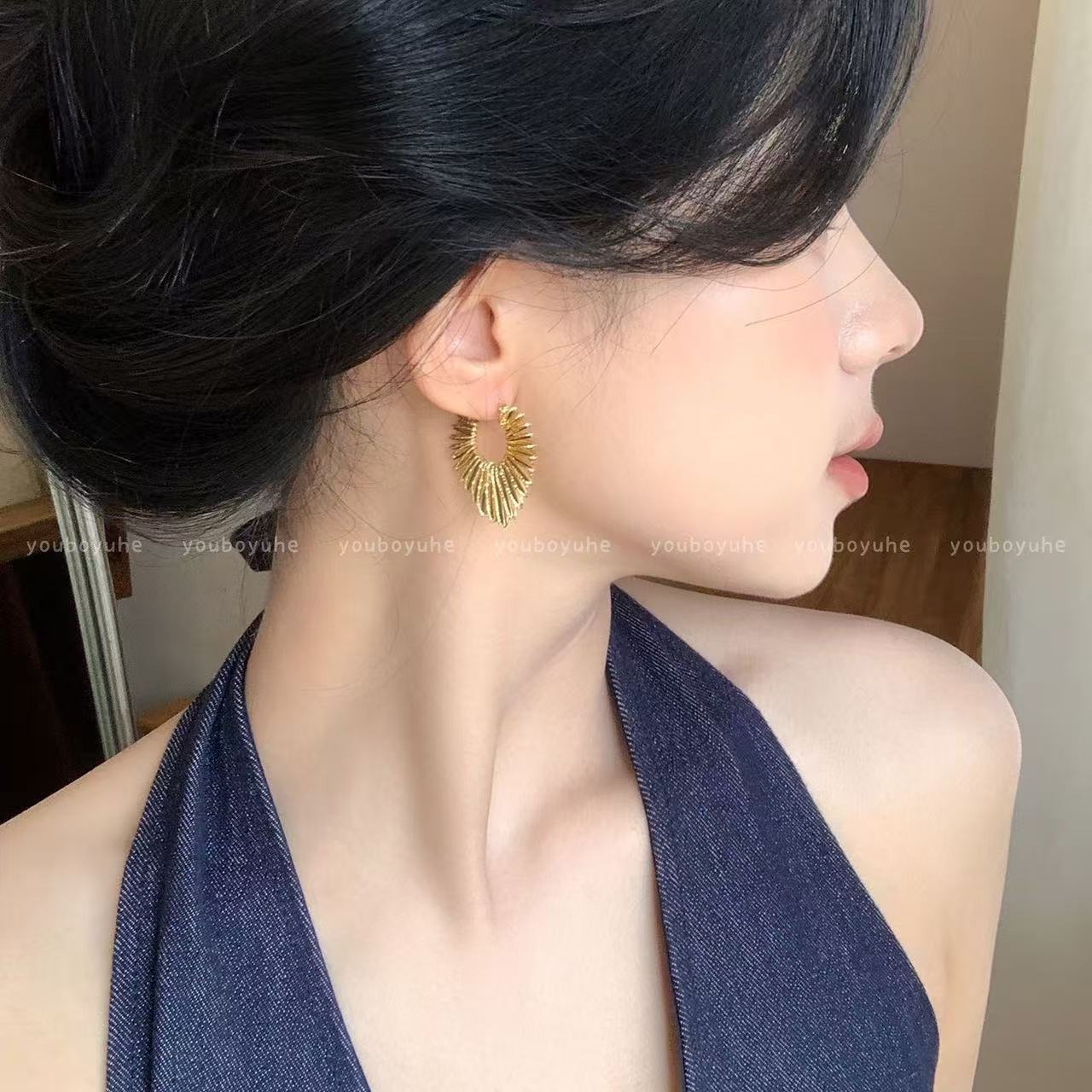 Sweet Cool Style Geometric Fan-shaped Earrings, Heart Line Stud Earrings, Niche Designed Personalized Trendy Jewelry Gift For Women