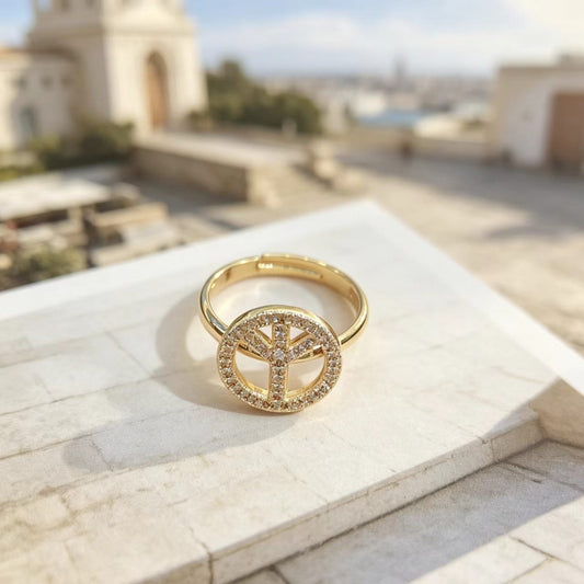 Sleek Minimalist Gold Ring With A Premium Feel