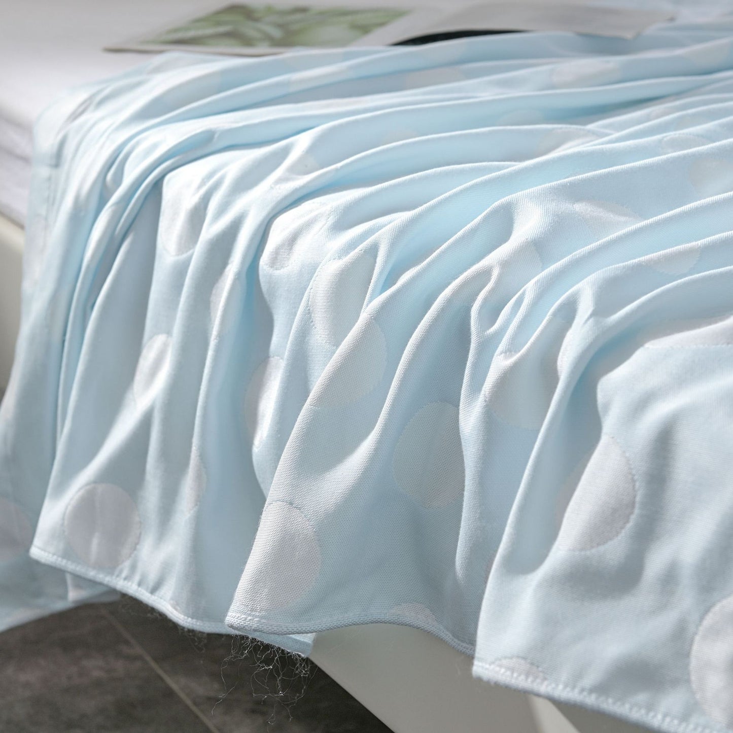 Japanese-style Single Cooling Blanket Nap Blanket Tech-Embroidered Ice Silk Summer Quilt