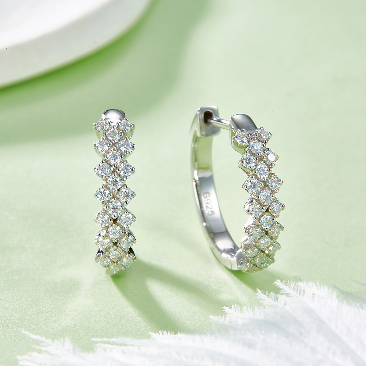 3.8g S925 Sterling Silver Moissanite Hoop Earrings  17mm Wave Pave Huggie Hoops With GRA Certificate, Platinum Plated Jewelry Gift Box Set For Women