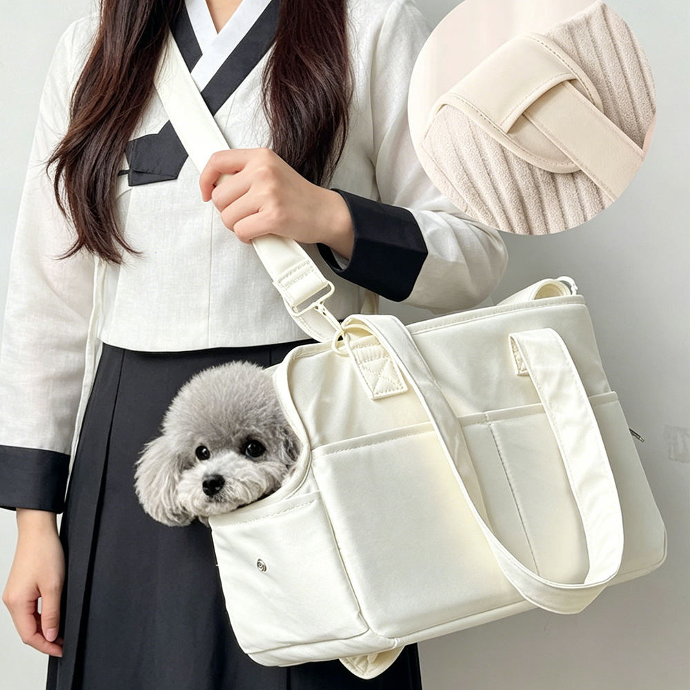 Outdoor Breathable Cat And Dog Carrier Compact And Portable For Pet Outings