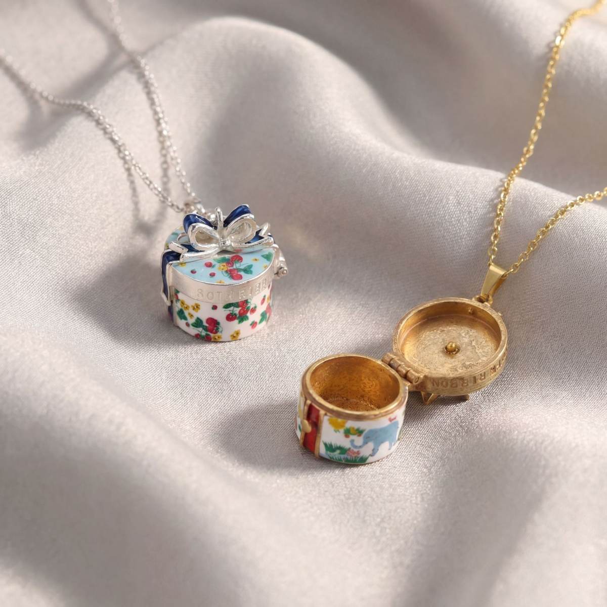 Retro Openable Gift Box Necklace