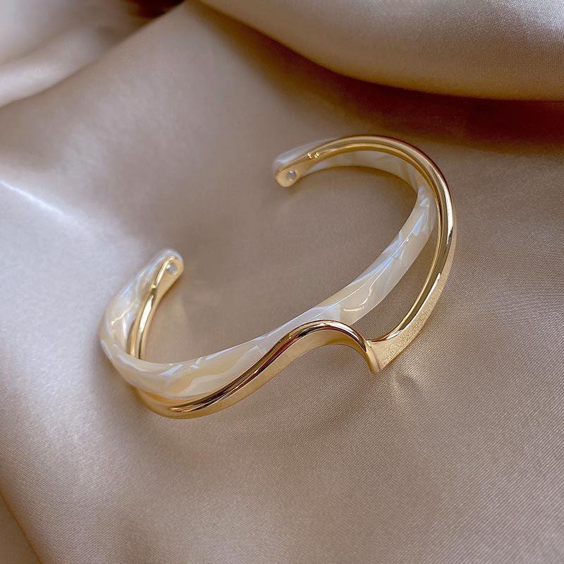 Light-luxury Panel Curved Metal-textured Korean-style Trendy Social Media Worthy Jewelry