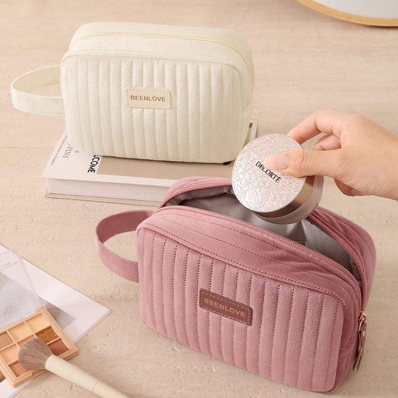 Womens Large-Capacity Portable Makeup Bag