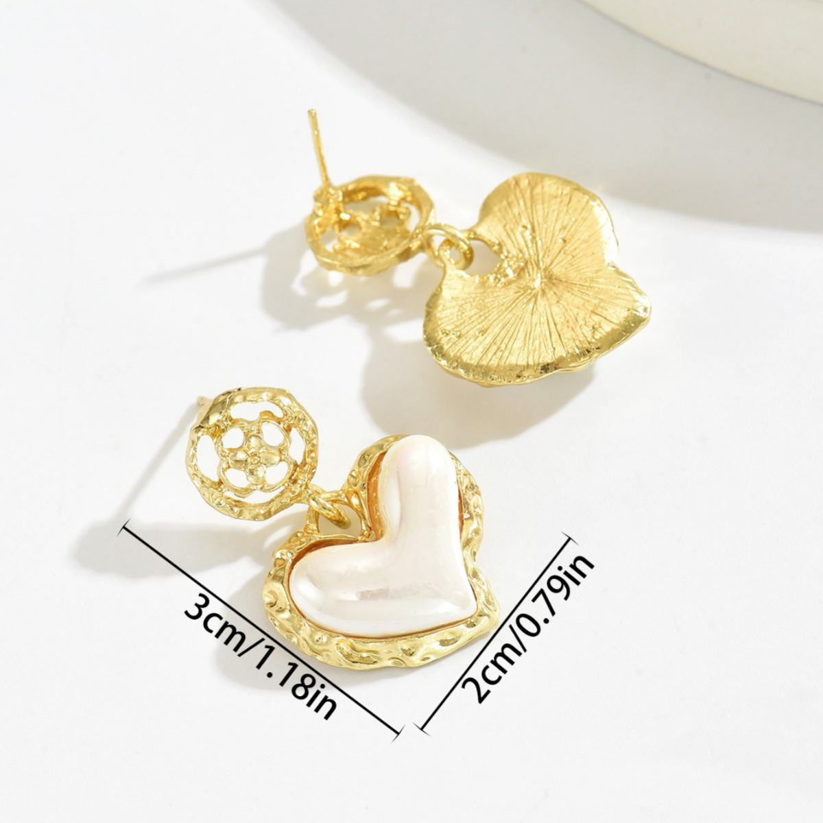 Cross-border European American Women Earrings, Niche Geometric Heart Inlaid Pearl Design Light Luxury Versatile Premium Texture Stud Ear Jewelry