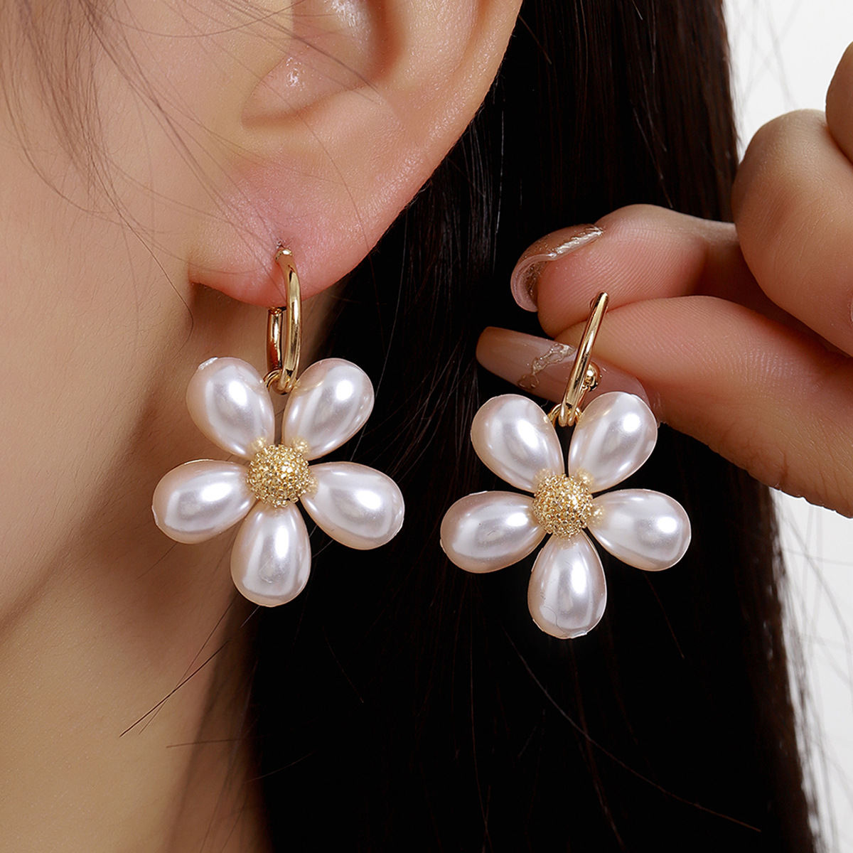 Korean-style Pearl Flower Earrings For Women
