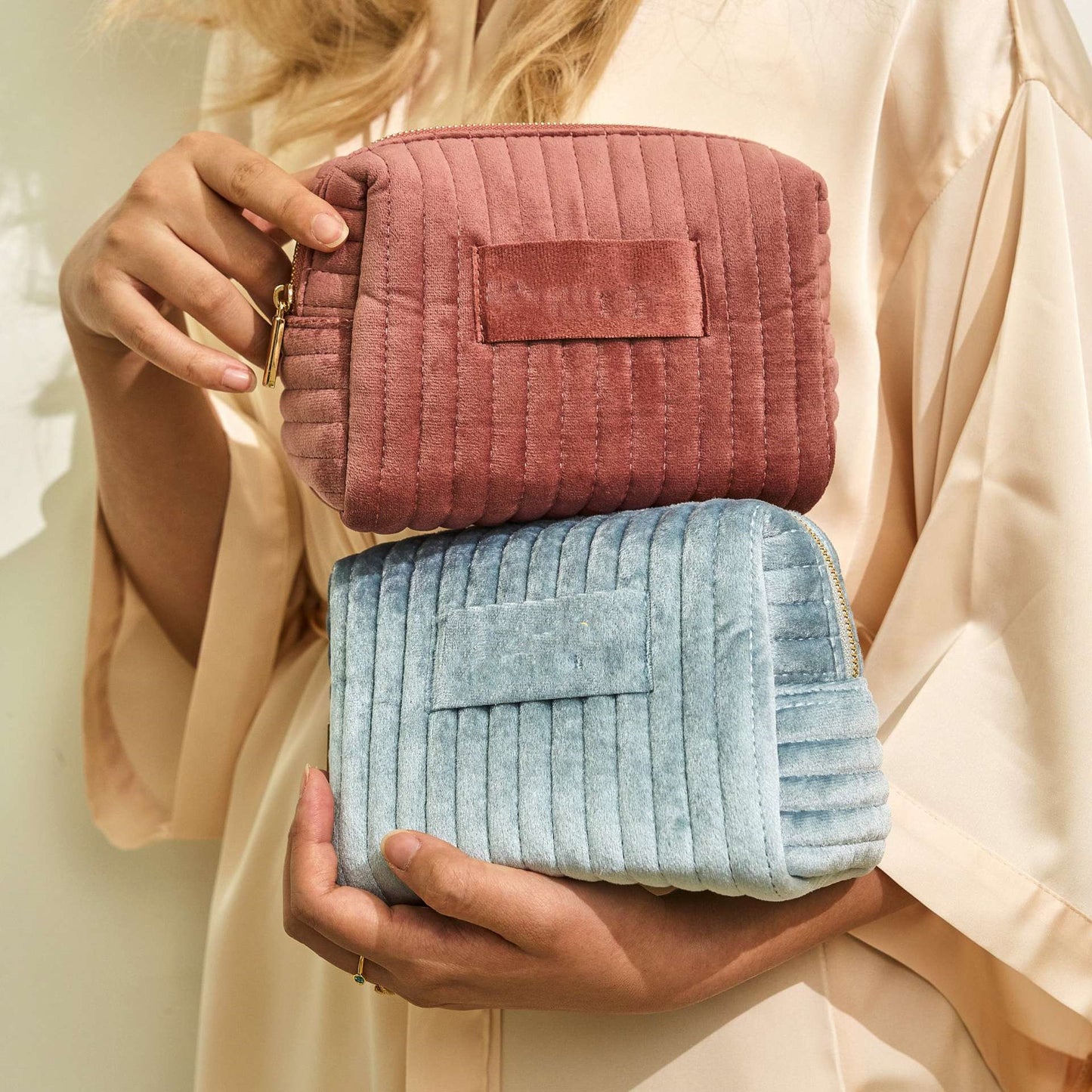 Large Capacity Velvet Cosmetic Bag Plaid Multifunctional Wash Bag Skin-friendly Material Skincare Storage Bag
