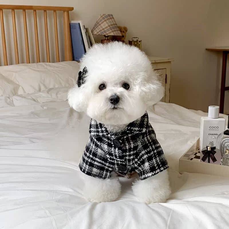 Pet Dog Clothes Spring And Autumn Style Black And White Plaid